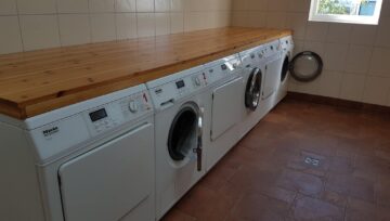 Service-Bereich 3. Raum: Waschmaschinen/Trockner