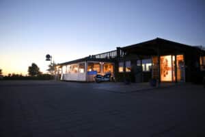 Bistro + Rezeption Einfahrt ins Camping Ostsee