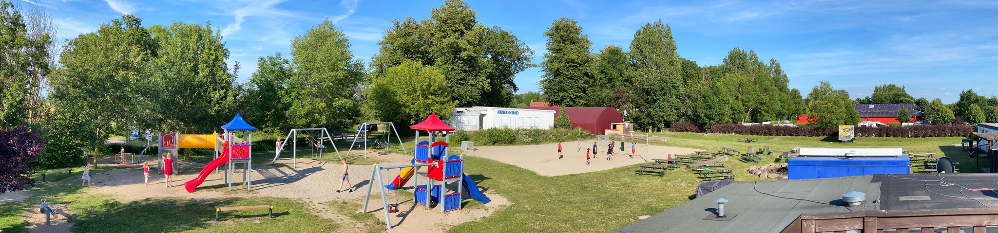 Überblick: Spielplatz - Kino - Animationszelt - Lagerfeuerstelle - Bierwagen - Kiosk - Fischladen Spielplatz 2